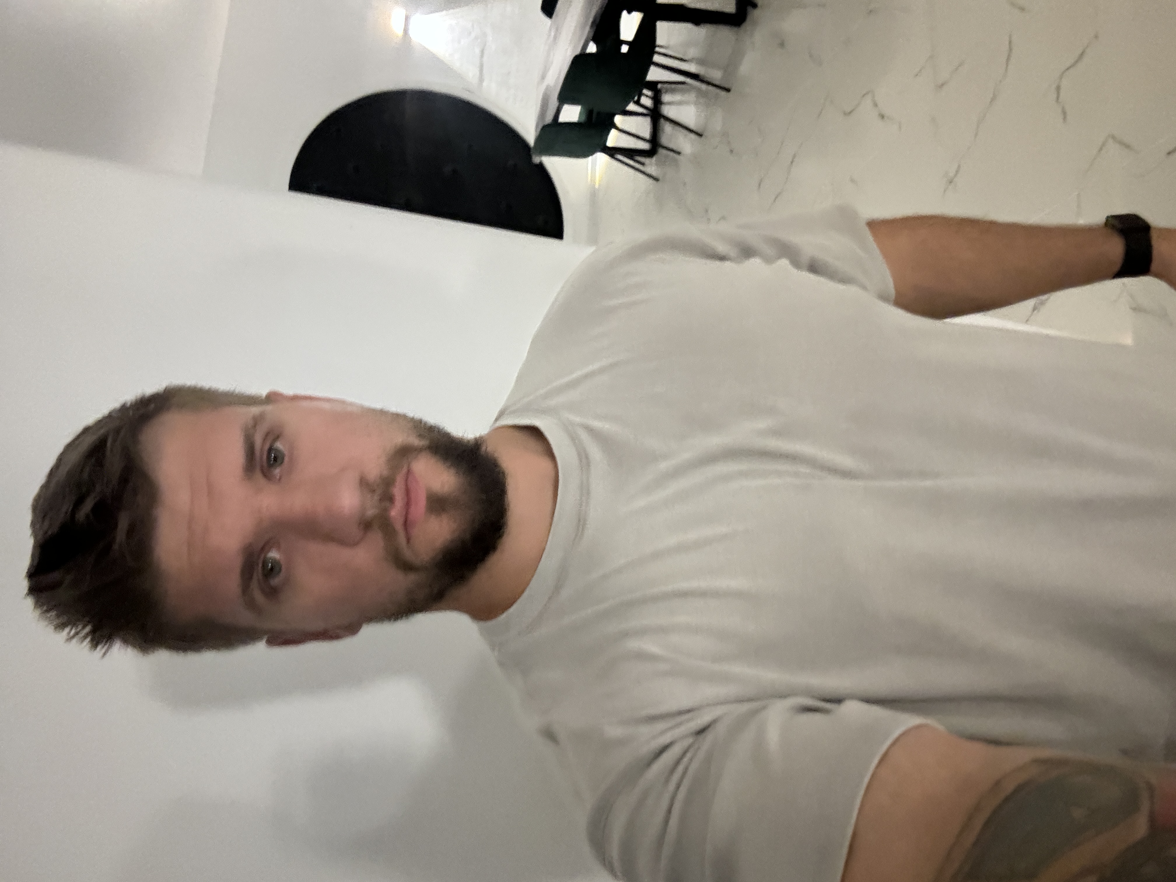 Исходное фото для виртуальной примерки очков